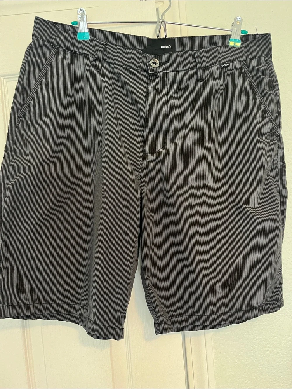 Hurley Mens Shorts Black Grey Pinstripe Flat-Front
